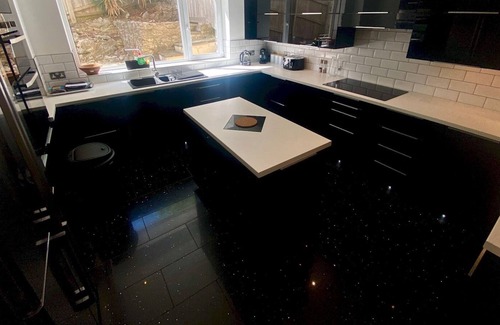 Babbacombe House | Pass the Keys | 1 Warwick Close Babbacombe 4 bedroom with Lovely Decking Furniture