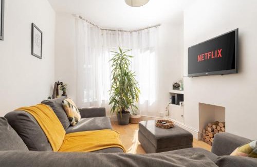 Liverpool House | Pass the Keys 2 Bed Charming Home by Sefton Park Liverpool