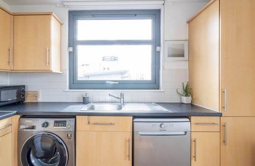 De Beauvoir Apartment | Pass the Keys| Central Location Flat near Old St and Dalston Overlooking Rosemary Park and Regents Canal