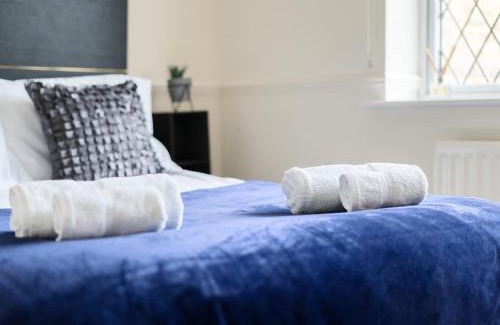 Walton-on-Thames House | Pass the Keys Cosy 2BR Home in Walton