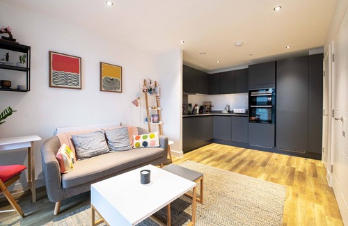 Markhouse Apartment | Pass the Keys | Cosy Studio flat with a Balcony