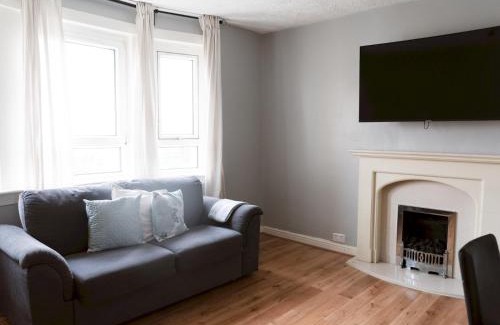 Paisley Apartment | Pass the Keys Cozy two bed flat near Glasgow Airport & Paisley