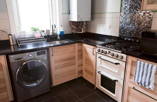 Paisley Apartment | Pass the Keys Cozy two bed flat near Glasgow Airport & Paisley
