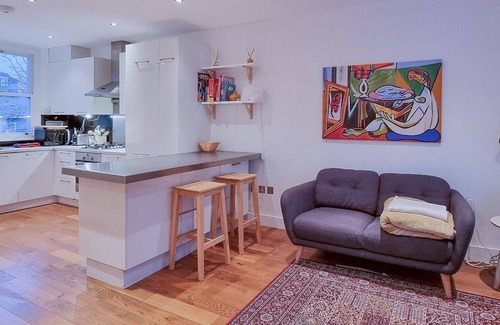 Askew Apartment | Pass the Keys | Family Friendly 2BR Gem