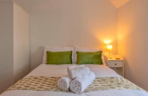 Bridgnorth Apartment | Pass the Keys Getaway in the Shropshire Hills - Peace with Views