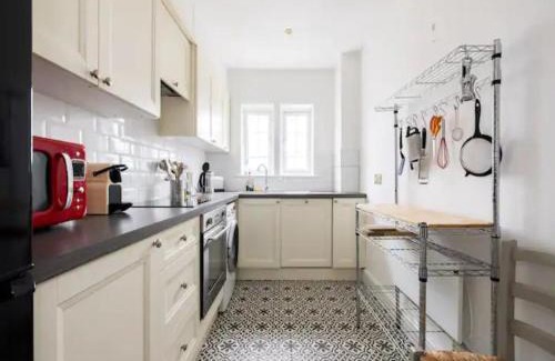 Queen's Gate Apartment | Pass the Keys Hidden Gem in the heart of Gloucester Road, London