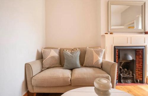 Lewisham Apartment | Pass the Keys Hither Green ground floor flat with garden London