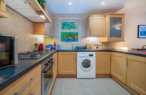 Holywood Apartment | Pass the Keys | Holywood 2BR Apt by the Sea 10 Mins to Belfast