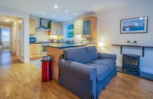 Holywood Apartment | Pass the Keys | Holywood 2BR Apt by the Sea 10 Mins to Belfast