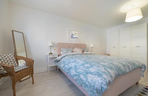 Belfast Apartment | Pass the Keys Lovely 1BR Apt Belfast Castle Hiking Nearby