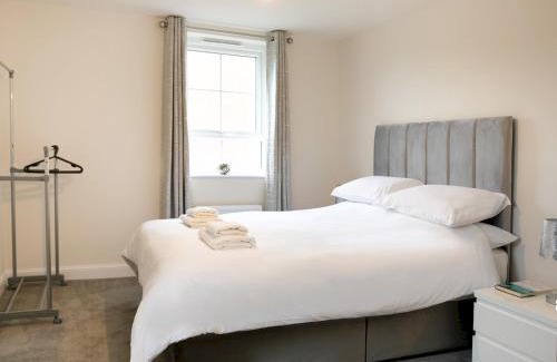 Bramcote Apartment | Pass the Keys Luxurious 2-Bed Nottingham Retreat with Parking