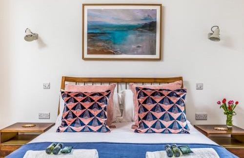 Chichester Apartment | Pass the Keys Modern 2 Bedroom City Apartment With Parking