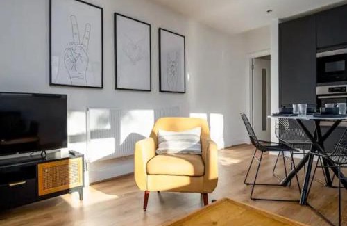 Blackheath Apartment | Pass the Keys Modern and Bright Home Minutes From Central London