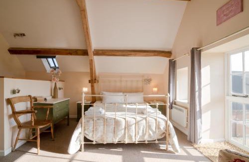 Bourton-on-the-Hill House | Pass the Keys Pheasant Cottage Stunning peaceful home parking