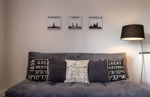 Sheldon Apartment | Pass the Keys | Prime Luxurious Apartment | NEC | Free Parking!!