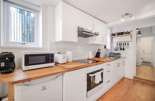 Thurlow Park Apartment | Pass the Keys Private Garden Apartment by Tulse Hill Station