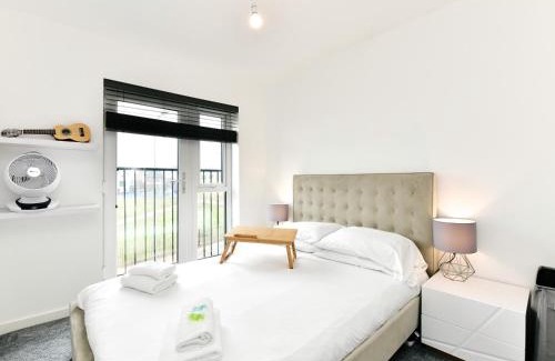 Whitchurch Apartment | Pass the Keys Sleek 1 Bed Apartment w Parking