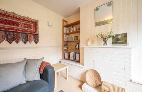 South Camberwell Apartment | Pass the Keys Spacious 2Bed flat Camberwell London