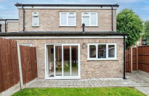 Burnt Oak House | Pass the Keys Spacious 3BR Free Parking House Mins to Central London