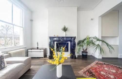Harrow Road Apartment | Pass the Keys Stylish 3-Bed Duplex Apartment Near Notting Hill