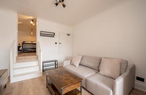 Waddon Apartment | Pass the Keys Stylish Croydon apartment - Central London links