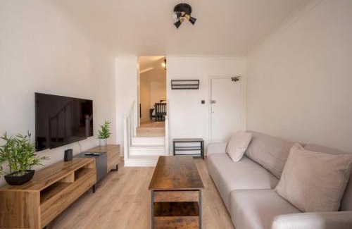 Waddon Apartment | Pass the Keys Stylish Croydon apartment - Central London links