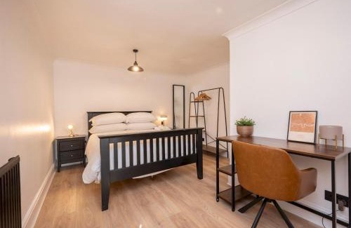 Waddon Apartment | Pass the Keys Stylish Croydon apartment - Central London links