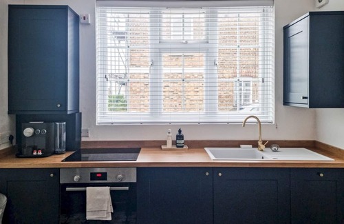 Mortlake Apartment | Pass the Keys | Stylish Duplex in the heart of Barnes