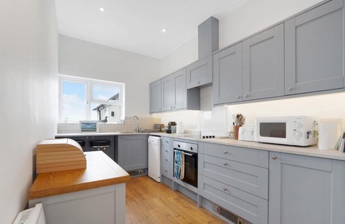 Borth House | Pass the Keys The Green Dolphin The Green Dolphin 4 Bed Victorian Beach House