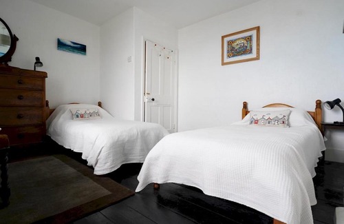 Borth House | Pass the Keys The Green Dolphin The Green Dolphin 4 Bed Victorian Beach House