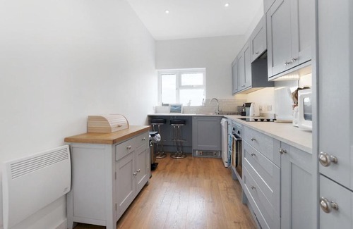 Borth House | Pass the Keys The Green Dolphin The Green Dolphin 4 Bed Victorian Beach House