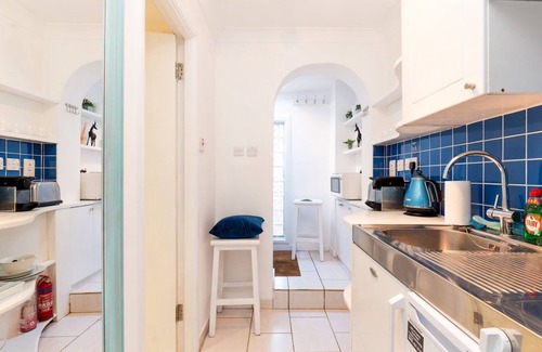 South Richmond Apartment | Pass the Keys | Tranquil Studio in Richmond with Free Parking