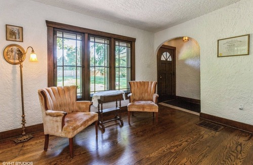 Fair Plain House | 🌊 Pat's Pool House & Sauna – Your Ultimate Lakeside Playground