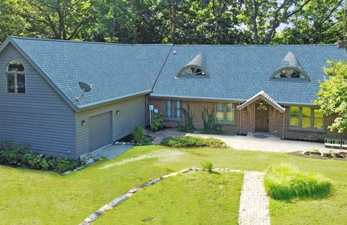 Fair Plain House | 🌊 Pat's Pool House & Sauna – Your Ultimate Lakeside Playground