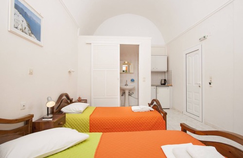 Perissa House | Paul's Studio