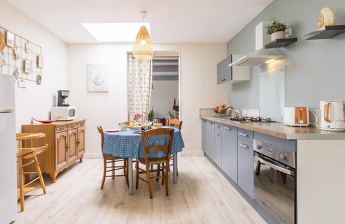 Sainte-Mere-Eglise Cottage | Pauline's Cottage: Cozy home with garden and fireplace in Sainte-Mère-Église