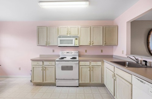 Ocean View Apartment | Pavillions 309 condo in Ocean View