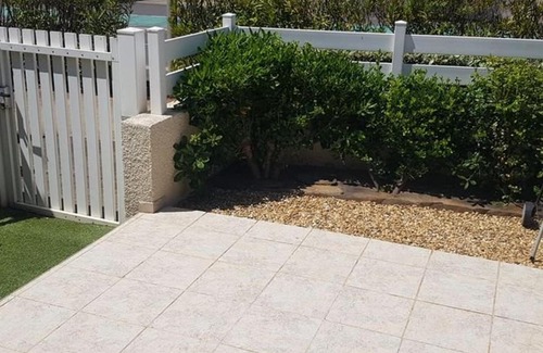 Valras-Plage Apartment | Pavillon à Valras-Plage avec Piscine, à 250m de la Plage, pour 6 Personnes - FR-1-701-58