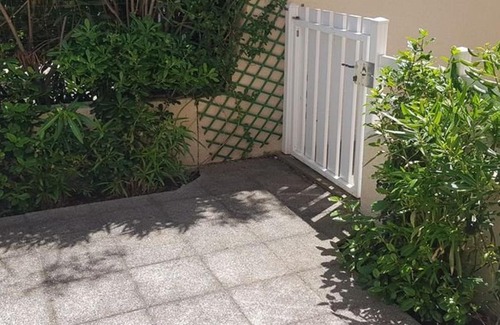 Valras-Plage Apartment | Pavillon à Valras-Plage avec Piscine, à 250m de la Plage, pour 6 Personnes - FR-1-701-58