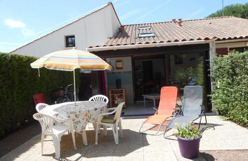 Saint-Vincent-sur-Jard House | Pavillon avec piscine commune et jardin à 800m de la plage - FR-1-336-72