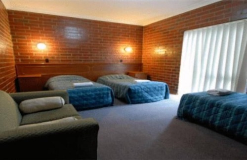 Pooraka Hotel | Pavlos Motel