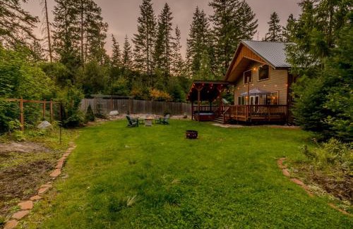 Leavenworth House | Paws in the Mountains by NW Comfy Cabins