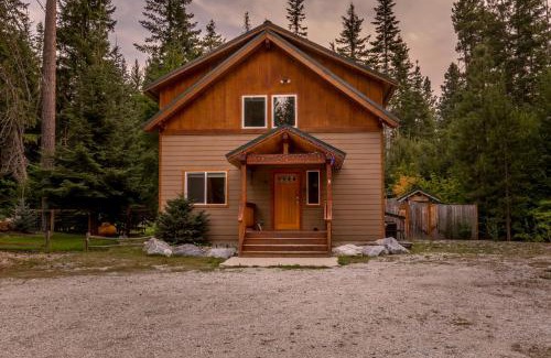 Leavenworth House | Paws in the Mountains by NW Comfy Cabins