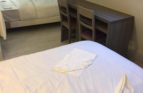 Clignancourt Hotel | PAX HOTEL