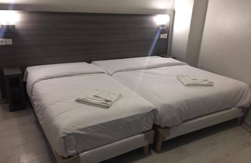 Clignancourt Hotel | PAX HOTEL