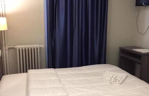 Clignancourt Hotel | PAX HOTEL