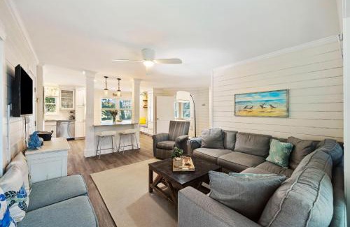 Pelican Bay House | PB48: 48 Pelican Bay