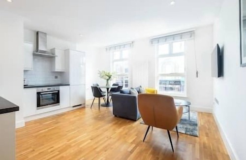 Ferndale Apartment | PBC | Modern One Bedroom Apt in Brixton 496