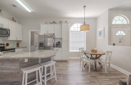 El Centro Beach House | PCB Tiki House! Private Pool, Hot tub & Golf Cart