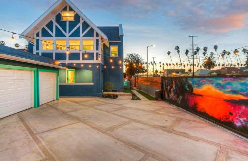 Los Angeles Apartment | Peace Palace 56